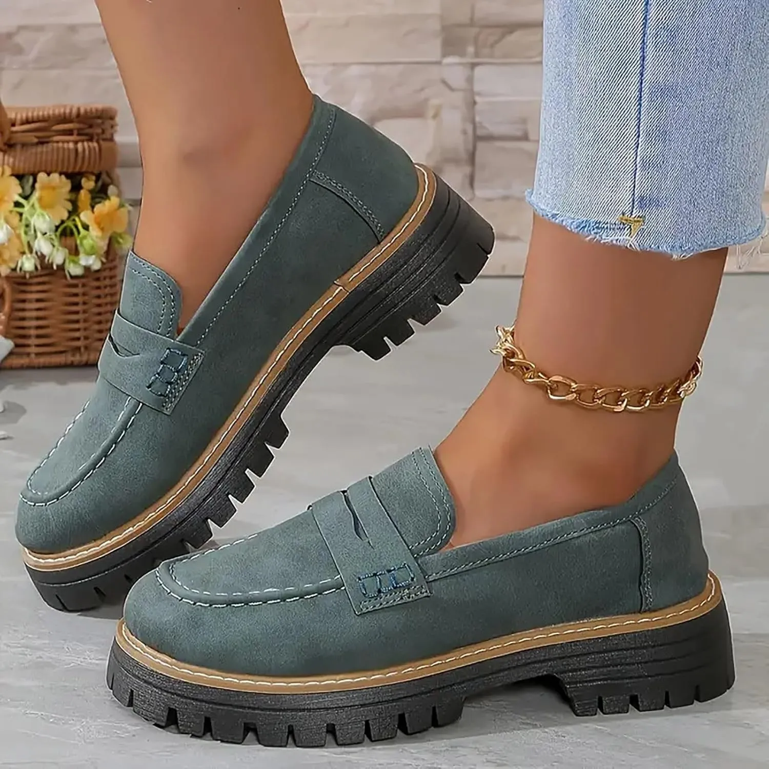 Chunky Loafers Women Wide Slip On Shoes Comfortable Platform Loafers Leather Lug Sole Loafers Casual Penny Loafers