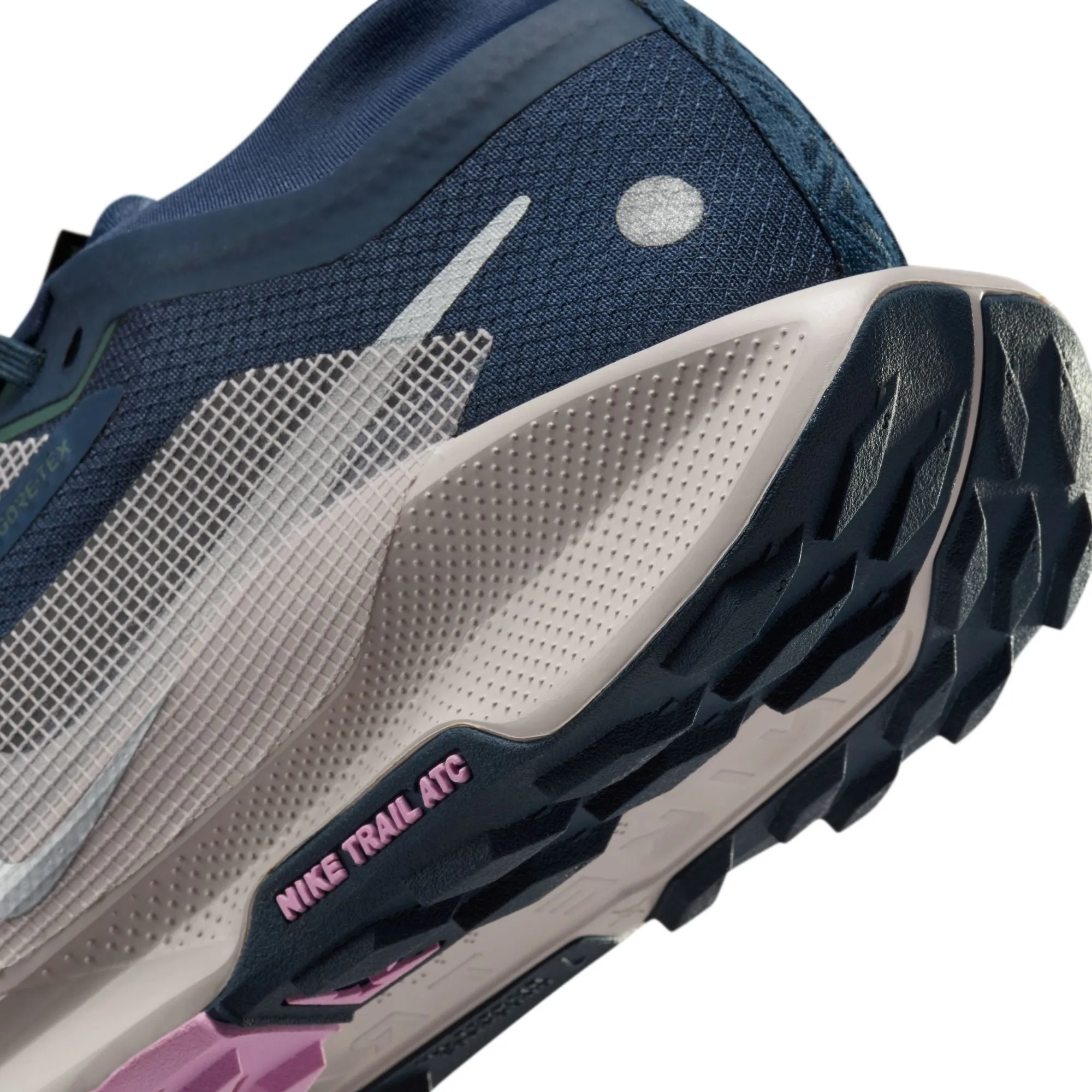 Nike Women's Pegasus Trail 5 GORE-TEX Trail Running Armoury Navy / Vintage Green / Platinum Violet